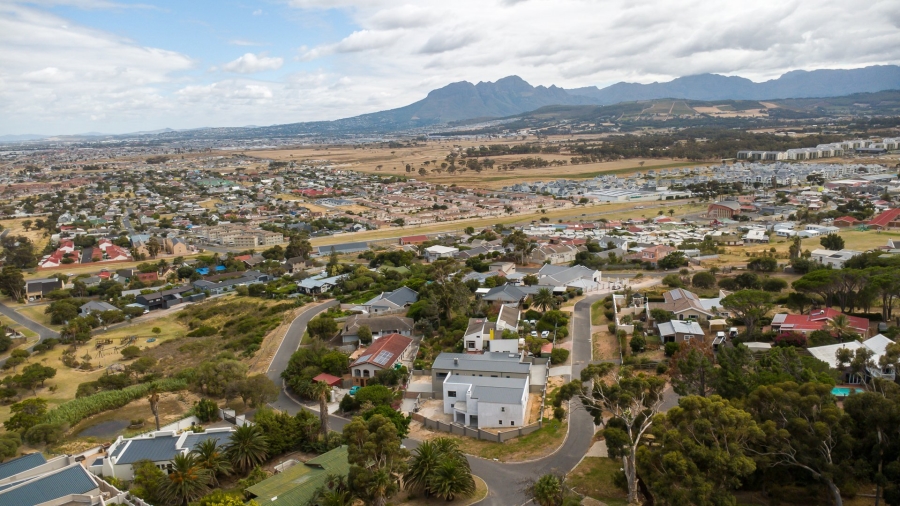 3 Bedroom Property for Sale in Mountainside Western Cape